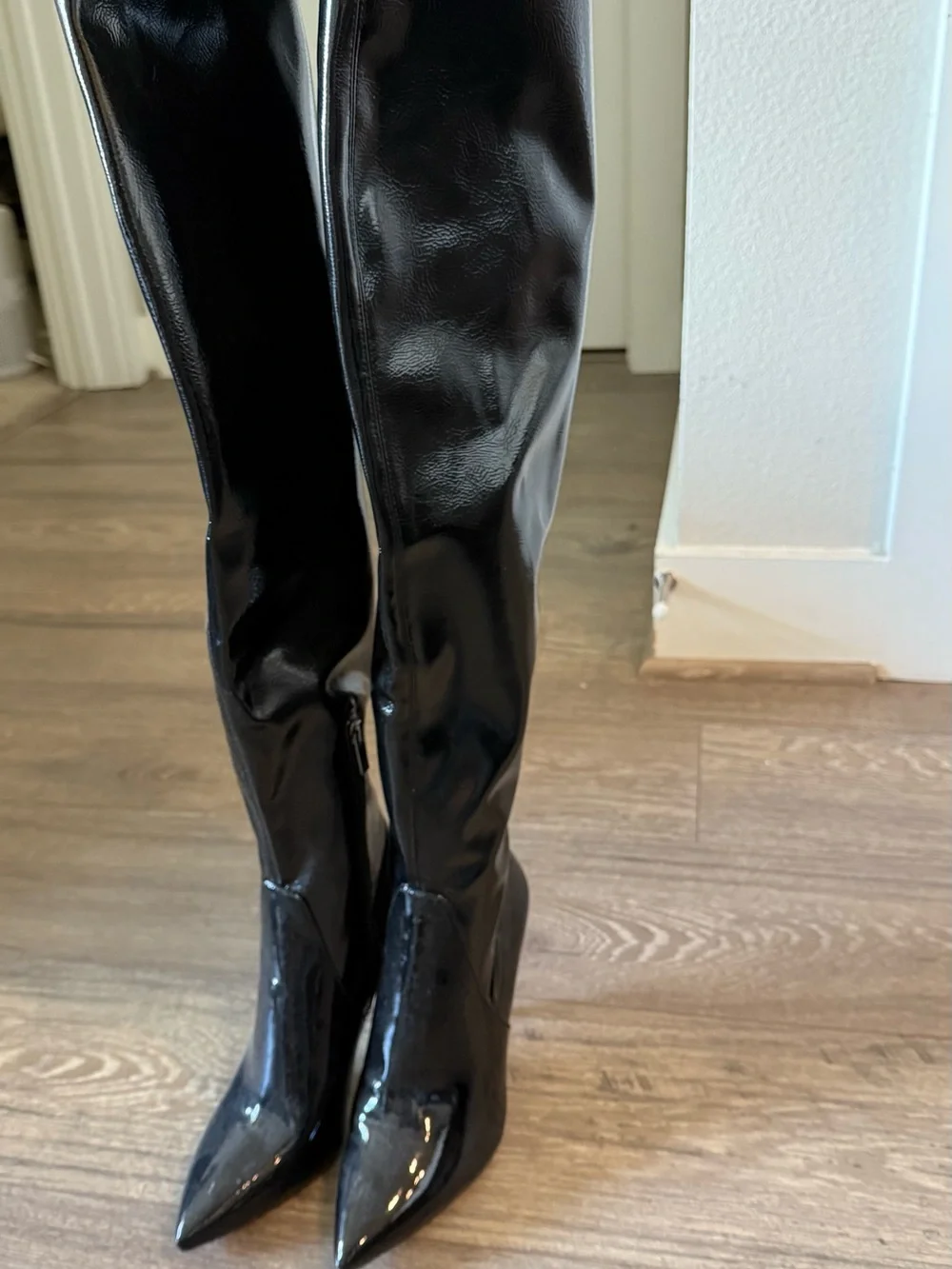 Jessica Simpson shiny black